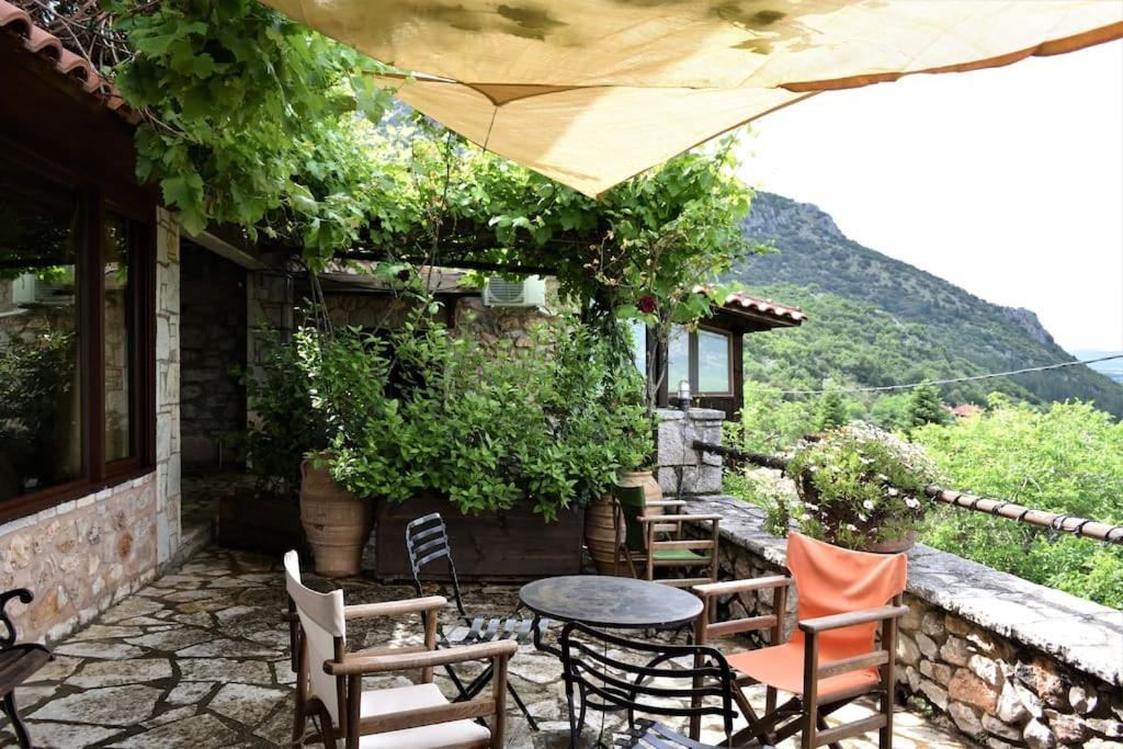 Lílaia Μικρή Πέτρινη Μεζονέτα 2 빌라 외부 사진